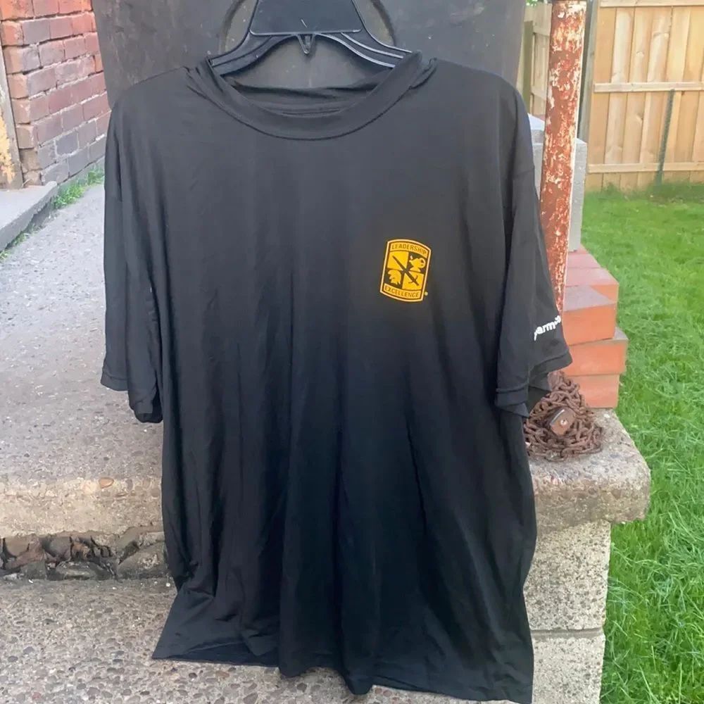 Army tee sz. L